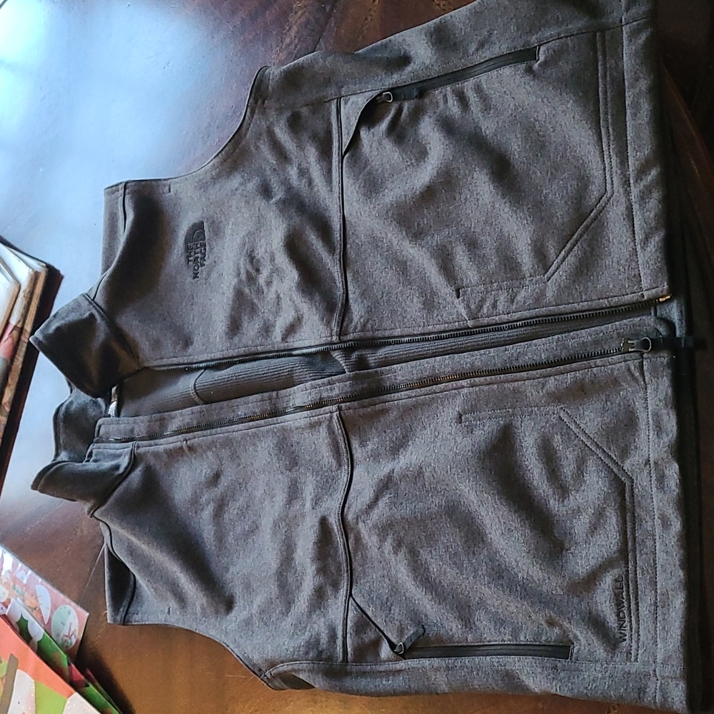 North Face Apex Canyonwall Vest - Men's Medium - Never Worn